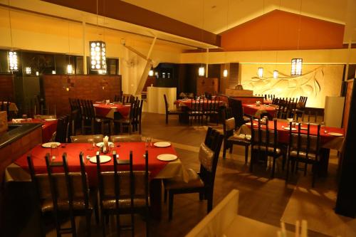 Restaurant, Hotel Metropolis in Hubli Restaurant, Hotel Metropolis in Hubli