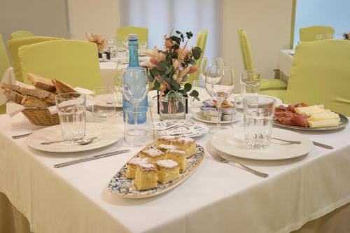 Comida y bebida, Hotel Roma in Sarria Comida y bebida, Hotel Roma in Sarria