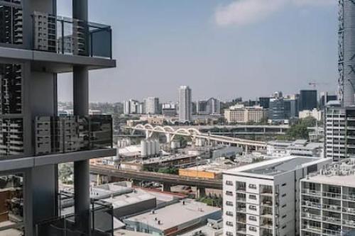 NEW Centrally Located High Level Studio Apartment