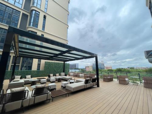 Balcony/terrace, Guangzhou Baiyun Airport Ginco Hotel - T2 Terminal in Baiyun International Airport Area Balcony/terrace, Guangzhou Baiyun Airport Ginco Hotel - T2 Terminal in Baiyun International Airport Area