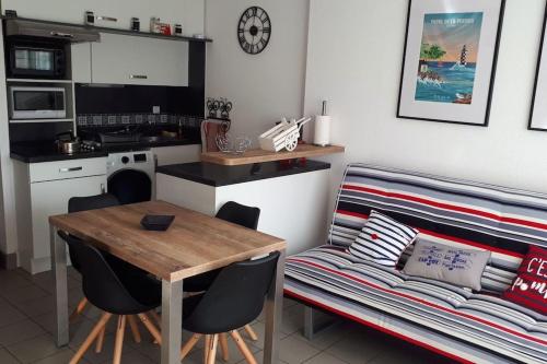 Konyha, Port LaF Duplex à 2 pas du Port de Plaisance (Port LaF Duplex a 2 pas du Port de Plaisance) in La Foret-Fouesnant Konyha, Port LaF Duplex à 2 pas du Port de Plaisance (Port LaF Duplex a 2 pas du Port de Plaisance) in La Foret-Fouesnant