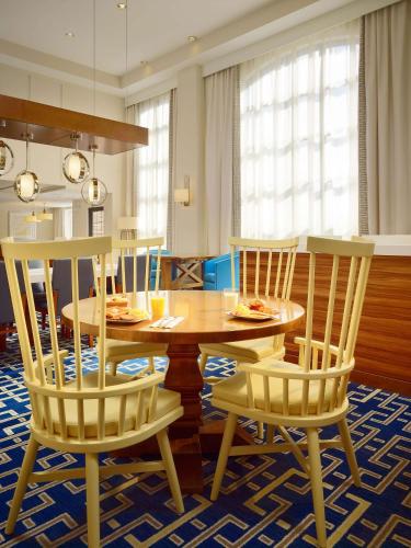 Restaurant, Staybridge Suites Boston - Burlington by IHG in Burlington (MA) Restaurant, Staybridge Suites Boston - Burlington by IHG in Burlington (MA)