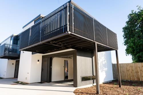Exterior view, Harbour Haven - A Sunset Oasis! in Tauranga Exterior view, Harbour Haven - A Sunset Oasis! in Tauranga