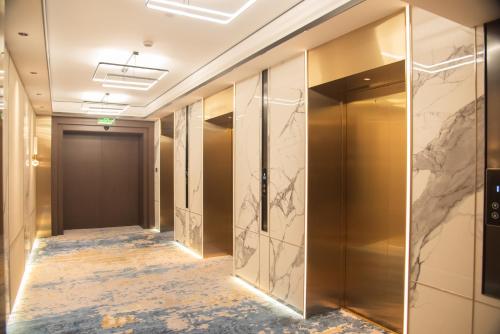 Merry Hotel Shanghai in Jing'an and SHA Railway Station Merry Hotel Shanghai in Jing'an and SHA Railway Station