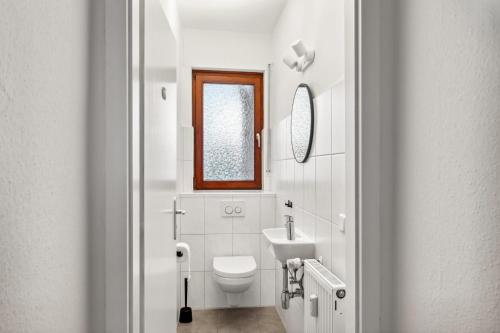 حمام, Amalfi Apartment A03 - 3 Zi.+ bequeme Boxspringbetten + smart TV in Eltville am Rhein حمام, Amalfi Apartment A03 - 3 Zi.+ bequeme Boxspringbetten + smart TV in Eltville am Rhein