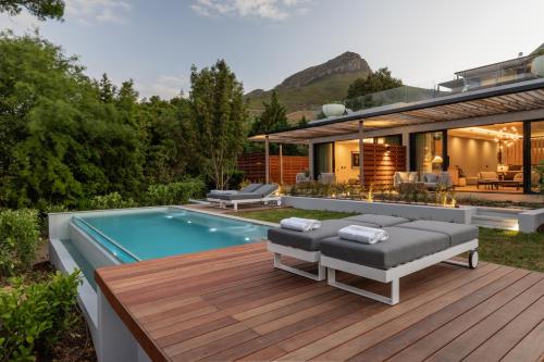 Piscine, Clouds Wine and Guest Estate in Stellenbosch Piscine, Clouds Wine and Guest Estate in Stellenbosch