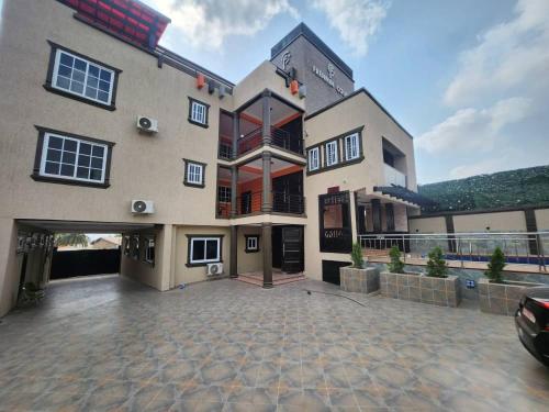 Frennin Court in โซวูทุม Frennin Court in โซวูทุม