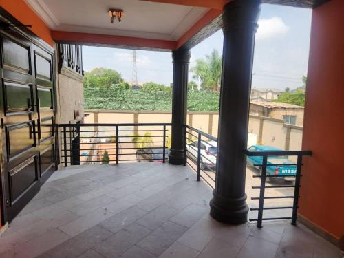 Frennin Court in โซวูทุม Frennin Court in โซวูทุม