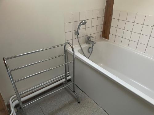 Bathroom, Chambre meuble ideale pour deplacement d'affaires in Le Petit-Quevilly Bathroom, Chambre meuble ideale pour deplacement d'affaires in Le Petit-Quevilly