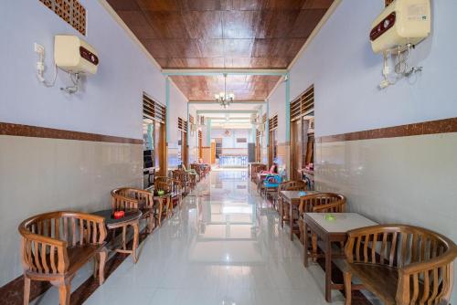 館内設備, レッドドアーズ スヤリア ニア アルン-アルン ボジョネゴロ (RedDoorz Syariah near Alun-Alun Bojonegoro) in Bojonegoro City 館内設備, レッドドアーズ スヤリア ニア アルン-アルン ボジョネゴロ (RedDoorz Syariah near Alun-Alun Bojonegoro) in Bojonegoro City