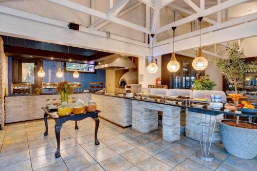 Food and beverages, Protea Hotel Mossel Bay in Mossel Bay Food and beverages, Protea Hotel Mossel Bay in Mossel Bay