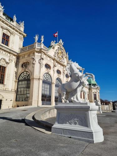 Rooms in Luxury Apartment, Central Vienna near Hauptbahnhof