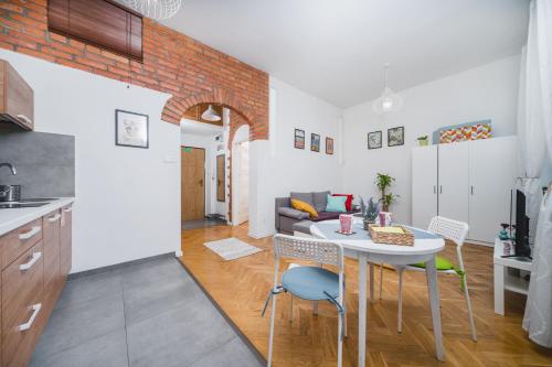 Plac Nowy Apartments - The Heart of Jewish Quarter - by Upstairs