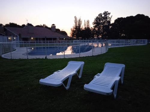 泳池, Albergue Zaragoza Camping in 薩拉戈薩近中心 泳池, Albergue Zaragoza Camping in 薩拉戈薩近中心