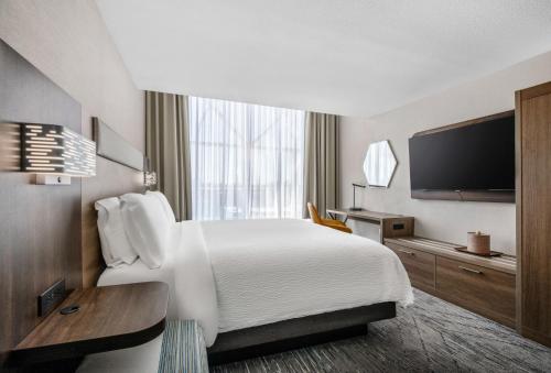 Holiday Inn Express San Diego - Sorrento Valley By IHG in Sorrento Valley / Mira Mesa Holiday Inn Express San Diego - Sorrento Valley By IHG in Sorrento Valley / Mira Mesa