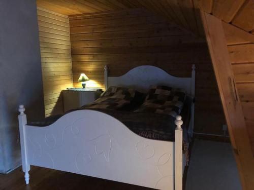 Lakeside Log Villa Edith