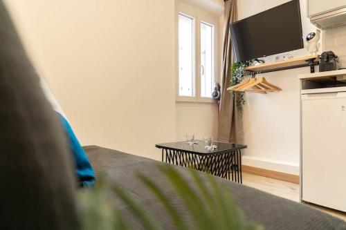 AG5 Joli studio cosy, proche mer, Wifi in Fabron AG5 Joli studio cosy, proche mer, Wifi in Fabron