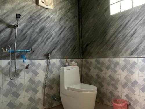 Bathroom, บ้านสวนพงษ์ศิริ Baan Suan Pongsiri in Chat Trakan Bathroom, บ้านสวนพงษ์ศิริ Baan Suan Pongsiri in Chat Trakan