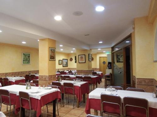 Étterem, Apartamentos Fonda Finet in Sant Feliu De Pallerols Étterem, Apartamentos Fonda Finet in Sant Feliu De Pallerols