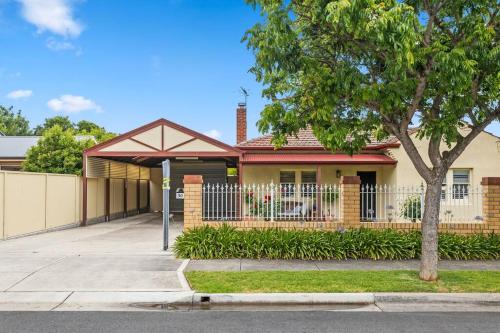 Spacious home near Glenelg in Plympton Park Spacious home near Glenelg in Plympton Park