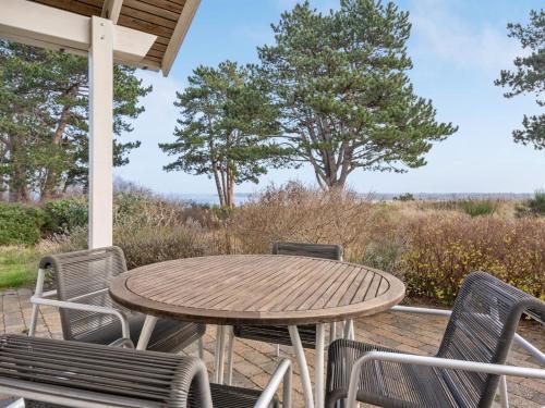 Holiday Home Bosilka - 75m from the sea by Interhome in חנדסטד Holiday Home Bosilka - 75m from the sea by Interhome in חנדסטד