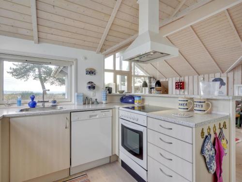 Holiday Home Bosilka - 75m from the sea by Interhome in חנדסטד Holiday Home Bosilka - 75m from the sea by Interhome in חנדסטד