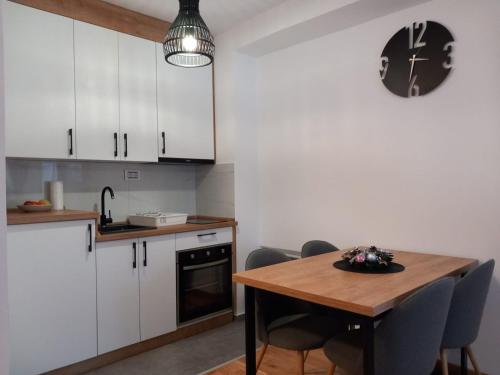 مطبخ, Srebrni Breg in Potoci مطبخ, Srebrni Breg in Potoci