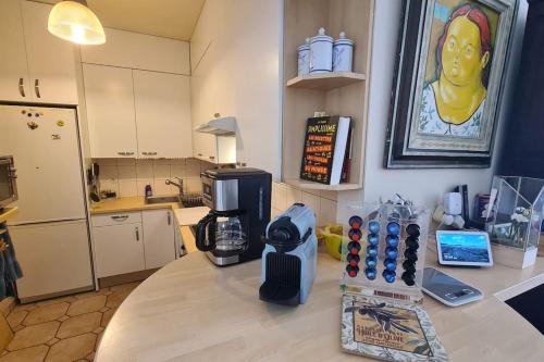 Pretty House 15mn from Eiffel Tower and Versailles in Sevres Pretty House 15mn from Eiffel Tower and Versailles in Sevres