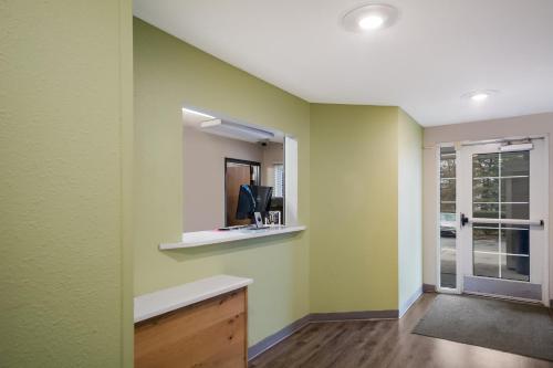 Előcsarnok, WoodSpring Suites Greenville Simpsonville in Simpsonville Előcsarnok, WoodSpring Suites Greenville Simpsonville in Simpsonville