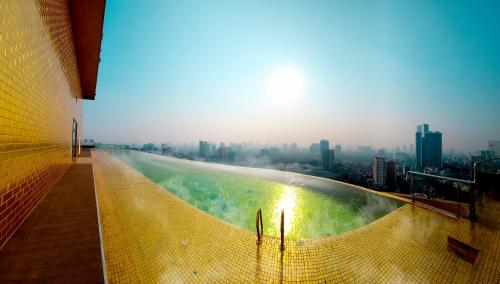 Swimming pool, Dolce by Wyndham Hanoi Golden Lake in Ba Dinh Swimming pool, Dolce by Wyndham Hanoi Golden Lake in Ba Dinh