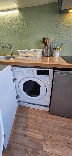 La jungle - Vue directe et magnifique sur le port- in Saint-Valery-en-Caux La jungle - Vue directe et magnifique sur le port- in Saint-Valery-en-Caux