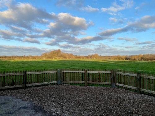 Luxury Shepherd Hut in Kelham Luxury Shepherd Hut in Kelham