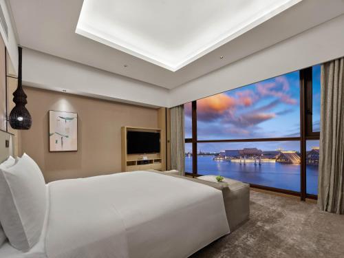 Hilton Shanghai Songjiang Guangfulin in SongJiang and University Town Hilton Shanghai Songjiang Guangfulin in SongJiang and University Town