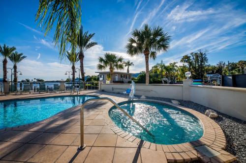 View, PaddleTail Waterfront Lodge, Trademark Collection by Wyndham in Crystal River (FL) View, PaddleTail Waterfront Lodge, Trademark Collection by Wyndham in Crystal River (FL)