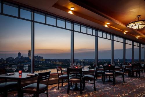 Restaurant, Harrah's Council Bluffs Hotel And Casino in Council Bluffs (IA) Restaurant, Harrah's Council Bluffs Hotel And Casino in Council Bluffs (IA)