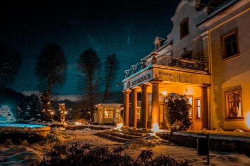 Vista exterior, Palac na Wodzie Hotel & SPA in Jelenia Gora Vista exterior, Palac na Wodzie Hotel & SPA in Jelenia Gora