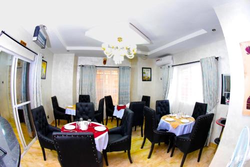 מסעדה, Remzy Hotel & Suites, Olomore in Abeokuta מסעדה, Remzy Hotel & Suites, Olomore in Abeokuta