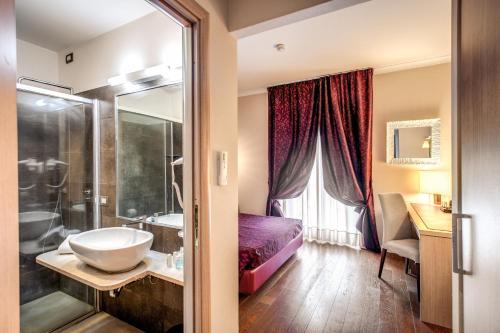 Roma Boutique Hotel in Via Veneto Roma Boutique Hotel in Via Veneto