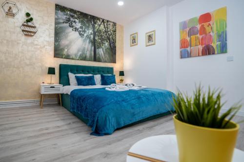 Downtown Old City Center Studio Universitate - CAV8