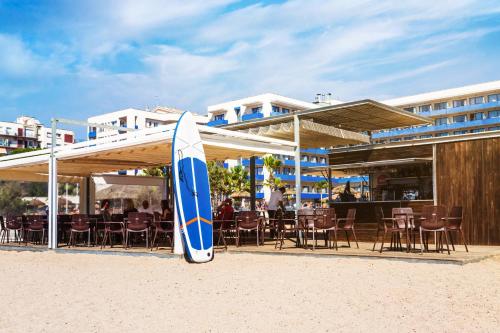 طعام و مشروبات, Dwo Sirius by Checkin in كوستا برافا ي ماريسمى طعام و مشروبات, Dwo Sirius by Checkin in كوستا برافا ي ماريسمى