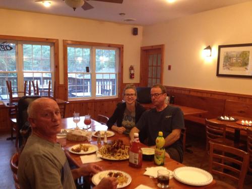Food and beverages, Little Hawk Resort & Marina in Algonquin Highlands (ON) Food and beverages, Little Hawk Resort & Marina in Algonquin Highlands (ON)