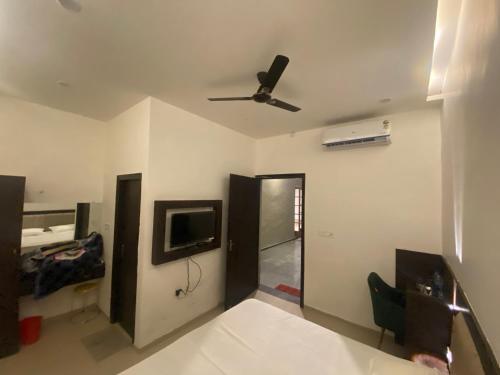 Solitaire Gardens Near Airport in Banthra Sikander Pur Solitaire Gardens Near Airport in Banthra Sikander Pur