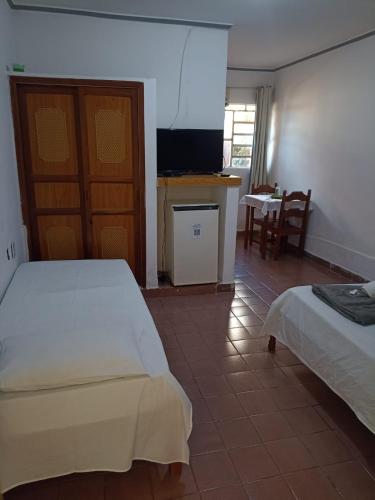 China Hotel in Канінде-ді-Сан-Франсіску China Hotel in Канінде-ді-Сан-Франсіску