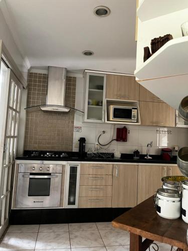 Konyha, Linda casa em condominio in Pantanal Konyha, Linda casa em condominio in Pantanal