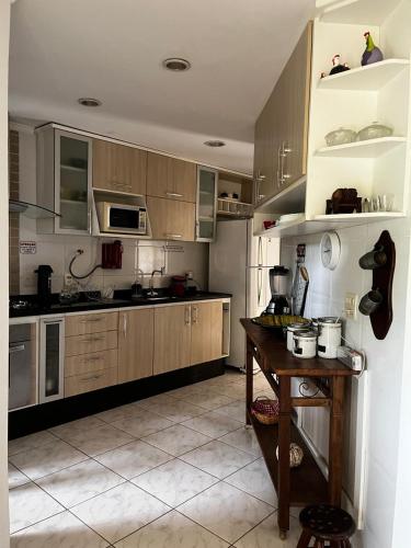 Konyha, Linda casa em condominio in Pantanal Konyha, Linda casa em condominio in Pantanal