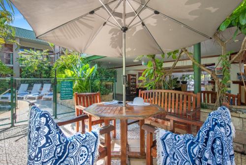 Bay Village Tropical Retreat in Cairns Bay Village Tropical Retreat in Cairns