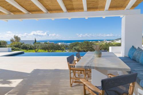設施, ELEONAS Paros estate - villas with partially private pools & professional tennis court in 拽伊歐斯 設施, ELEONAS Paros estate - villas with partially private pools & professional tennis court in 拽伊歐斯