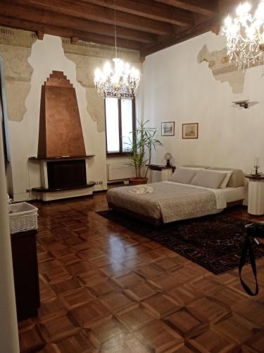 Two-Bedroom House image 9
