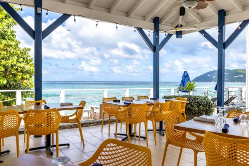 Пляж, Sebastian's on the beach hotel in Роуд Таун Пляж, Sebastian's on the beach hotel in Роуд Таун