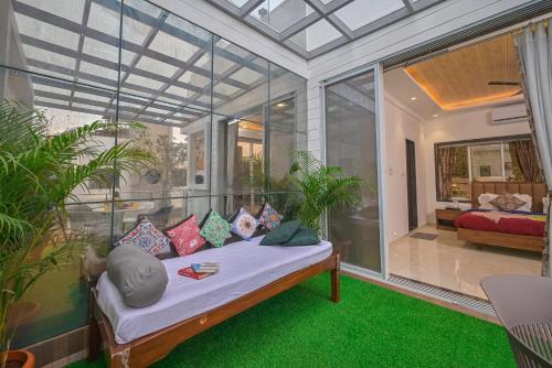 Balcony/terrace, Azure Retreat Villa By Tropicana Stays in Kune Village Balcony/terrace, Azure Retreat Villa By Tropicana Stays in Kune Village